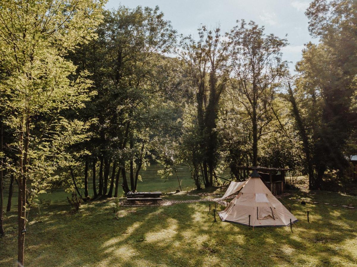 Robinson Camp Kupa - Juratovicki Brig Hotel Netretic Kültér fotó